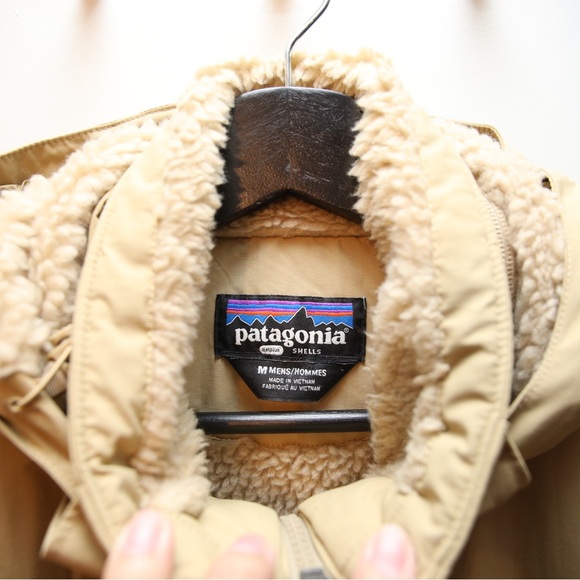 Patagonia Men's Beige Hooded Field Jacket - Picture 4 of 9